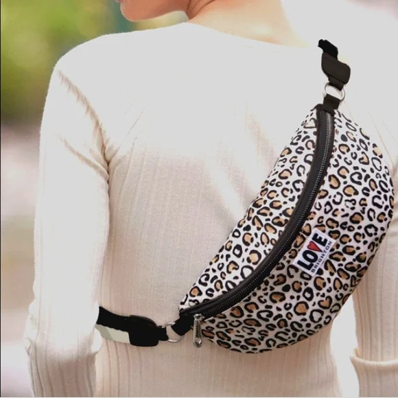 LOVE BRIGHTON WILD CAT LEOPARD PRINT BELT BAG - Picture 3 of 12